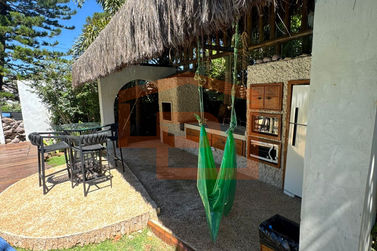 Casa &agrave; venda - 240m&sup2; - Centro