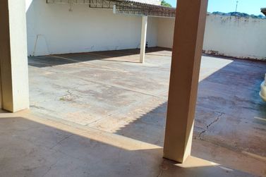 Apartamento para alugar - 33m&sup2; - ZONA III