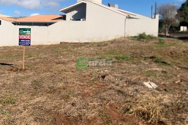 Terreno &agrave; venda - 136m&sup2; - -