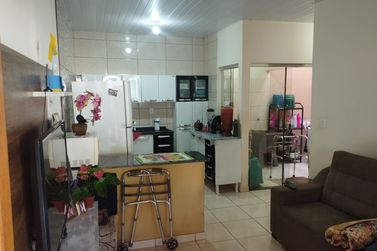 Casa &agrave; venda - 60m&sup2; - Zona V