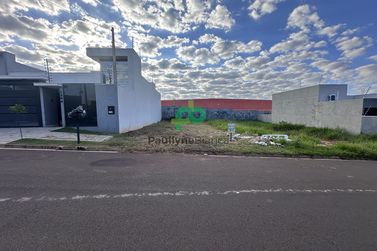 Terreno &agrave; venda - 182m&sup2; - Portugu&ecirc;s