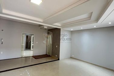 Sobrado &agrave; venda - 247m&sup2; - Zona VI