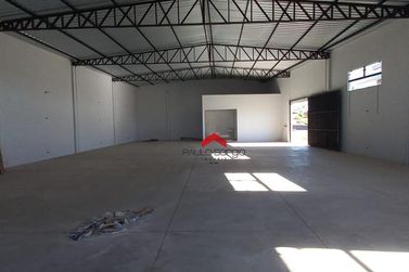 Sal&atilde;o Comercial &agrave; venda - 355m&sup2; - Zona V