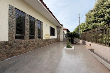 Casa para alugar - 133m&sup2; - Jardim Canad&aacute;