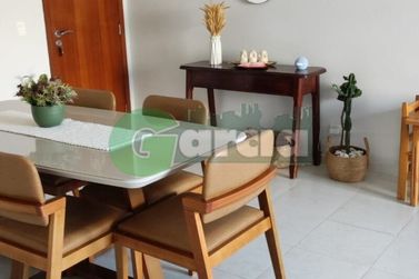 Apartamento &agrave; venda - 102m&sup2; - Zona VI