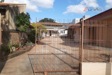 Casa &agrave; venda - 525m&sup2; - Jardim Tropical