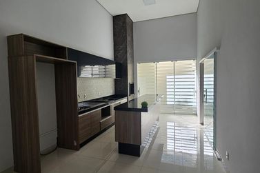 Casa &agrave; venda - 150m&sup2; - Jardim Santa Clara