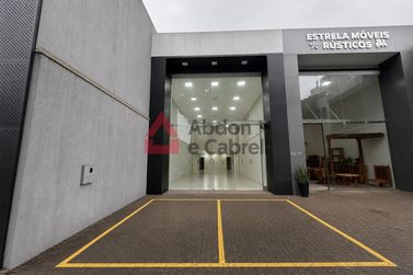 Sal&atilde;o Comercial para alugar - 800m&sup2; - Zona III
