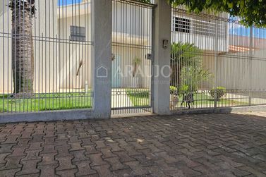 Sobrado &agrave; venda - 272m&sup2; - Zona III
