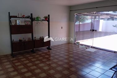 Casa &agrave; venda - 210m&sup2; - CENTRO
