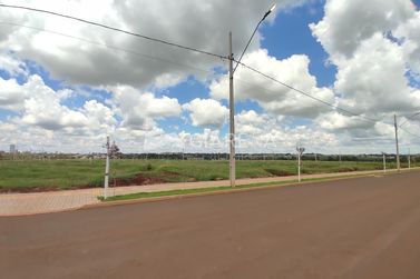 Terreno &agrave; venda - 360m&sup2; - VILA INDUSTRIAL