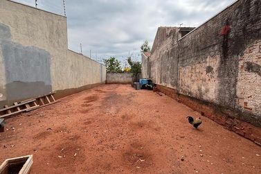 Terreno &agrave; venda - 129m&sup2; - Maradodias Vitoria II