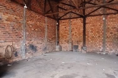 Sal&atilde;o Comercial para alugar - 240m&sup2; - Zona I