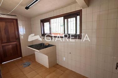 Casa &agrave; venda - 300m&sup2; - CENTRO