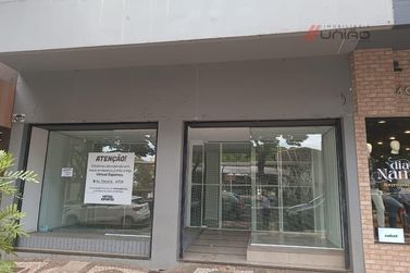 Sal&atilde;o Comercial para alugar - 245m&sup2; - Centro