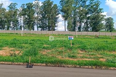 Terreno &agrave; venda - 300m&sup2; - Vila Serena Risort