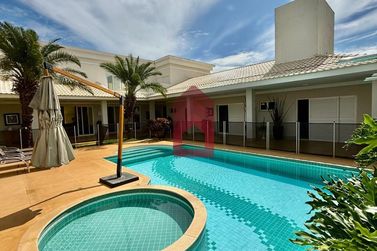 Casa &agrave; venda - 688m&sup2; - Condom&iacute;nio Residencial Soleil