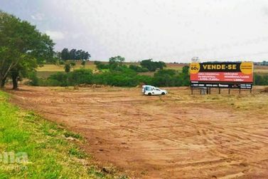 Ch&aacute;cara &agrave; venda - 2005m&sup2; - Centro