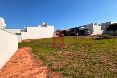 Terreno &agrave; venda - 240m&sup2; - Gleba Figueira