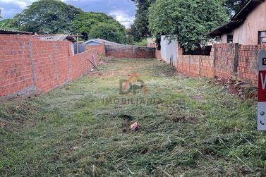 Terreno &agrave; venda - 245m&sup2; - Zona V