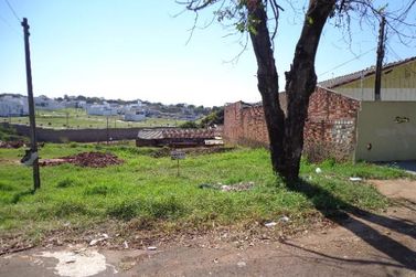 Terreno &agrave; venda - 330m&sup2; - Parque San Remo