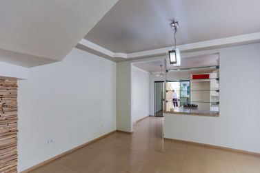Sobrado &agrave; venda - 280m&sup2; - Zona II
