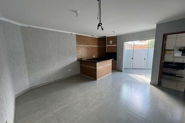 Casa &agrave; venda - 150m&sup2; - Parque Alto da Paran&aacute;