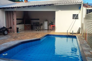 Sobrado &agrave; venda - 232m&sup2; - Zona II