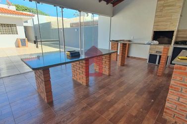 Casa para alugar - Jardim Aratimb&oacute;