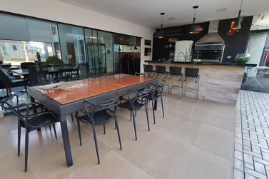 Casa &agrave; venda - 245m&sup2; - Zona IV