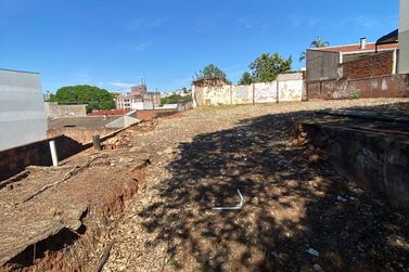 Sala Comercial &agrave; venda - 498m&sup2; - Zona II