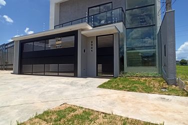 Sobrado &agrave; venda - 200m&sup2; - Jardim Tropical