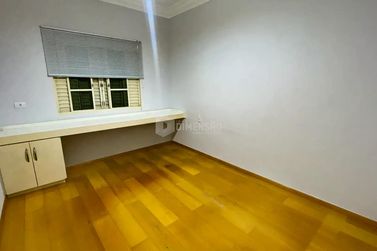 Casa &agrave; venda - 380m&sup2; - Zona I