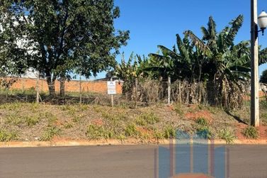 Terreno &agrave; venda - 240m&sup2; - Jardim Europa
