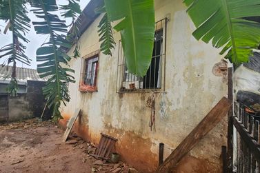 Casa &agrave; venda - 75m&sup2; - CONJUNTO RESIDENCIAL CORREGO LONGE