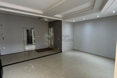 Sobrado &agrave; venda - 247m&sup2; - Zona VI