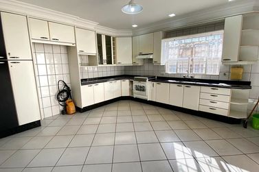 Casa &agrave; venda - 380m&sup2; - Zona I