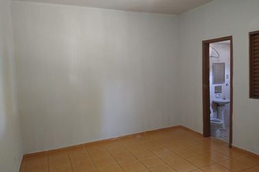 Casa para alugar - 100m&sup2; - Jardim Panorama