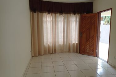 Casa &agrave; venda - 220m&sup2; - Parque San Remo