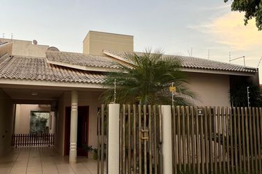 Casa &agrave; venda - 345m&sup2; - Jardim Tamoio