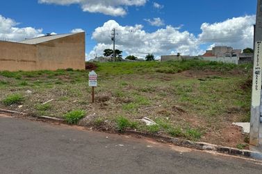 Terreno &agrave; venda - 135m&sup2; - PARQUE RESIDENCIAL BELA CASA