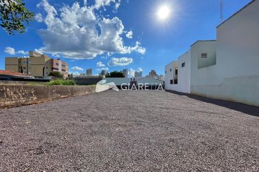 Terreno &agrave; venda - 498m&sup2; - CENTRO