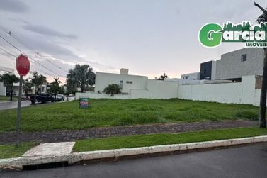 Terreno &agrave; venda - 596m&sup2; - Conjunto Residencial Portal das &Aacute;guas
