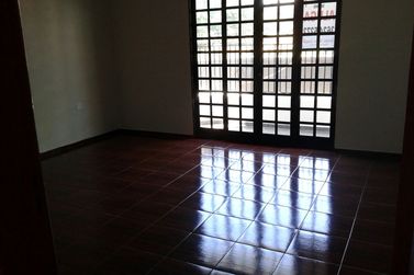 Sal&atilde;o Comercial &agrave; venda - 305m&sup2; - Zona 1