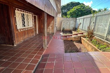 Casa &agrave; venda - 319m&sup2; - ZONA II