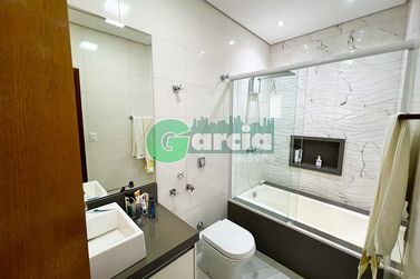 Casa &agrave; venda - 400m&sup2; - Zona II