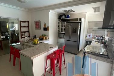 Casa &agrave; venda - 735m&sup2; - Zona Armaz&eacute;m