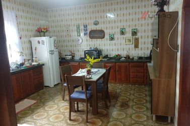 Sala Comercial &agrave; venda - 180m&sup2; - Zona I