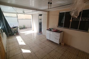 Casa &agrave; venda - 70m&sup2; - ZONA VI