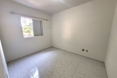Apartamento para alugar - 81m&sup2; - Zona III
